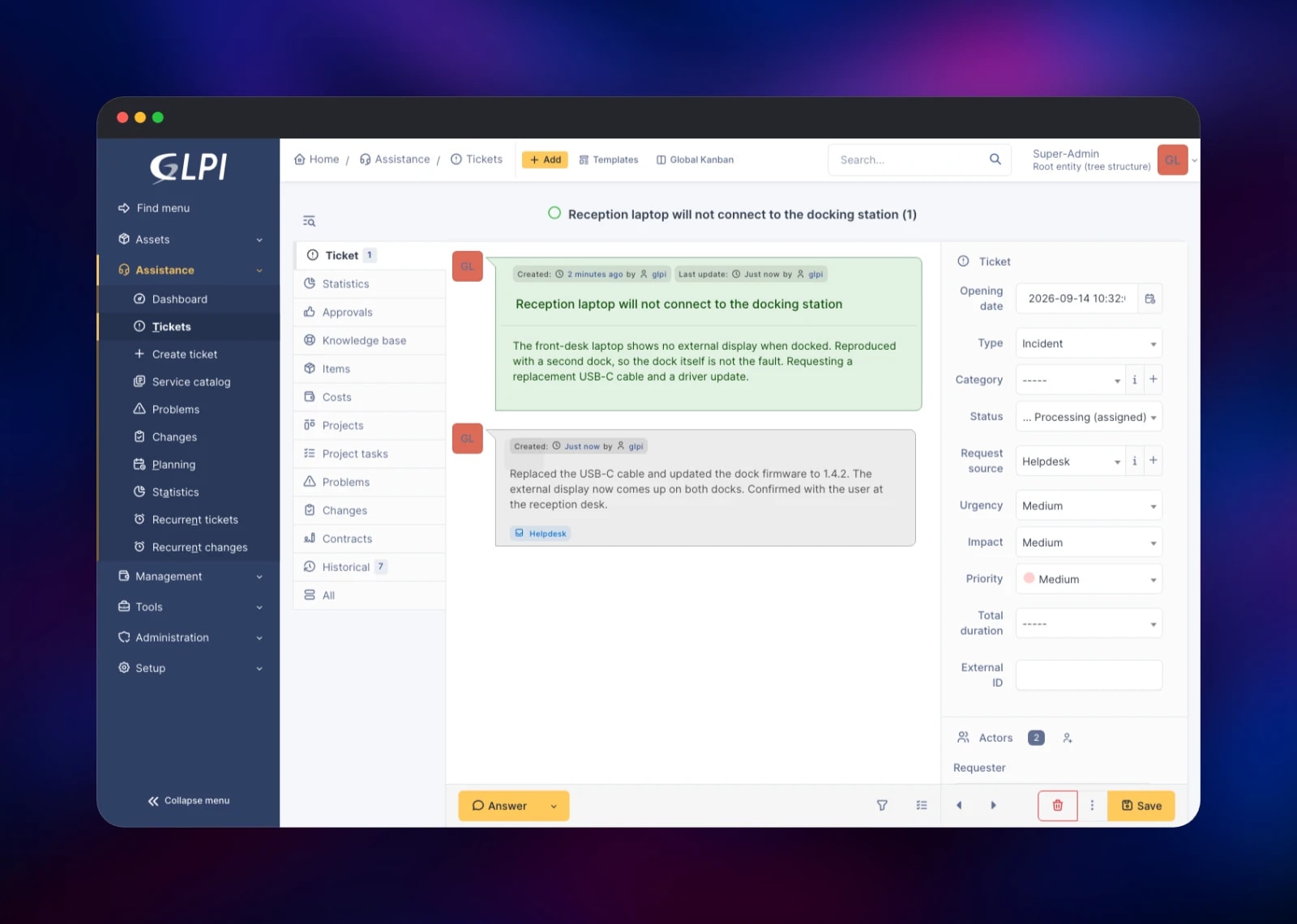 GLPI ticket timeline showing the reported fault and its solution