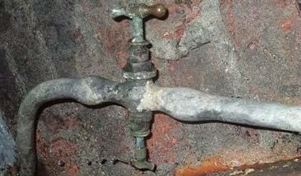 lead-pipe_f2645e34355ed35c05f06db411cac84ca292e35ajpg