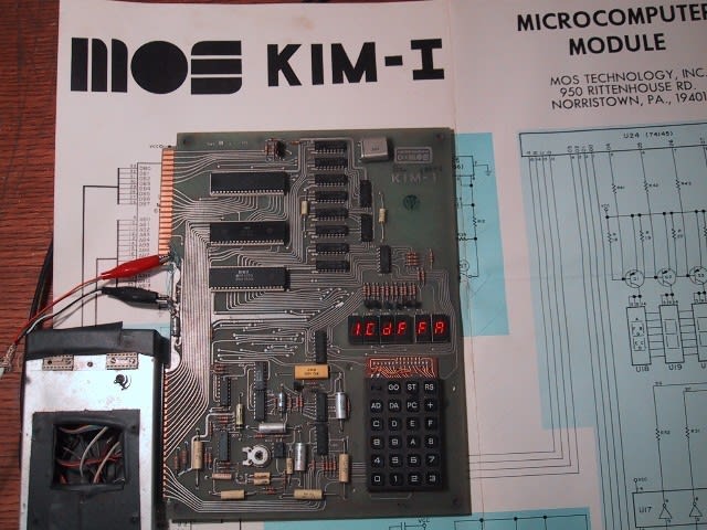 Kim-1-computer_658c832e8ba4cf8e93789bbdb9f3e3fbde86165c.jpg