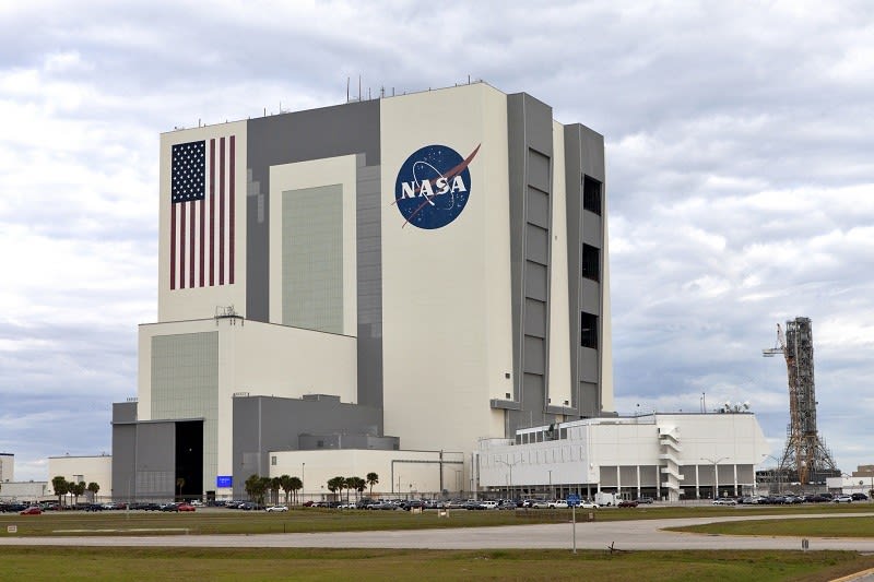 The_VAB_800px_31f75db9bfb77fcf8d00fc3362edd4346a82bc76.jpg