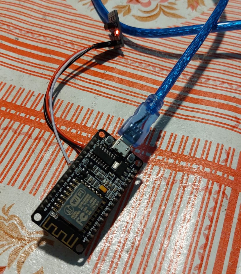 ESP8266.connected to temp sensor to generate data