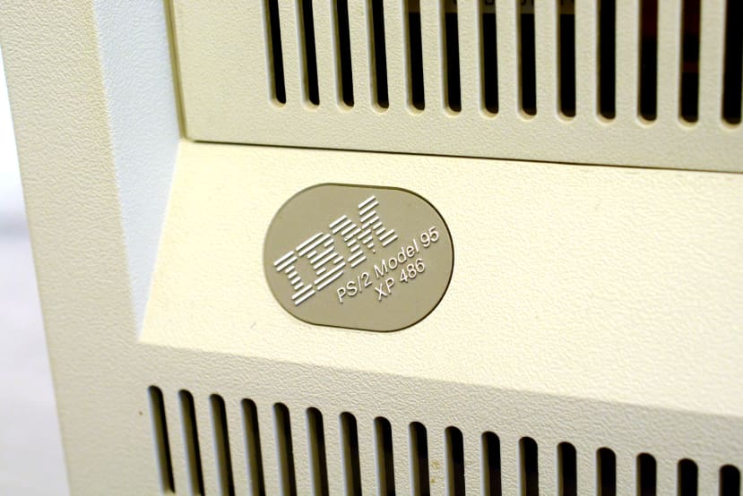 Hands-on with OS/2 on a Vintage IBM PS/2 Part 1: Introduction Hands-on with OS/2 on a Vintage IBM PS/2 Part 1: Introduction