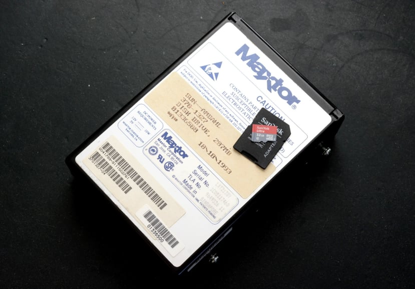 207MB SCSI HDD with a 32GB Micro SD as comparison