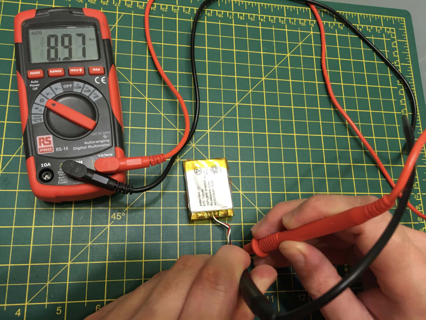 Measuring battery with RS Pro DMM