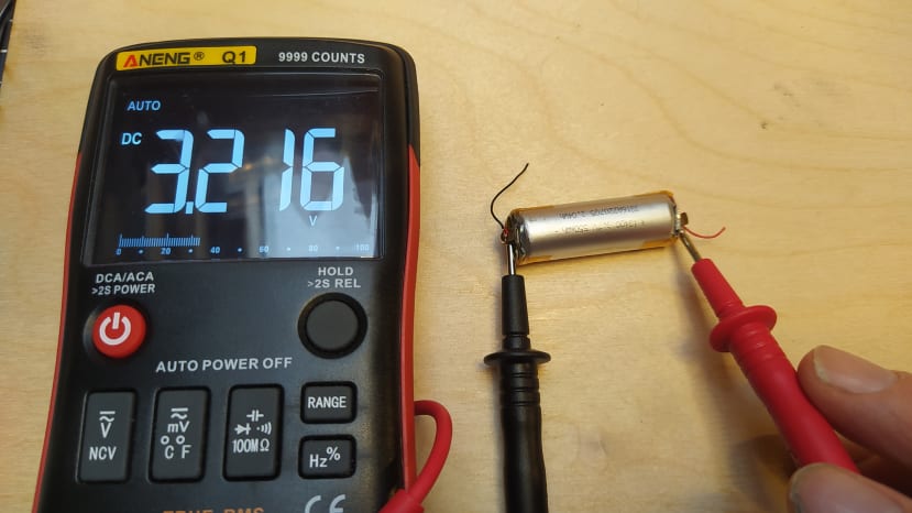 Measuring the battery voltage of a LiPo