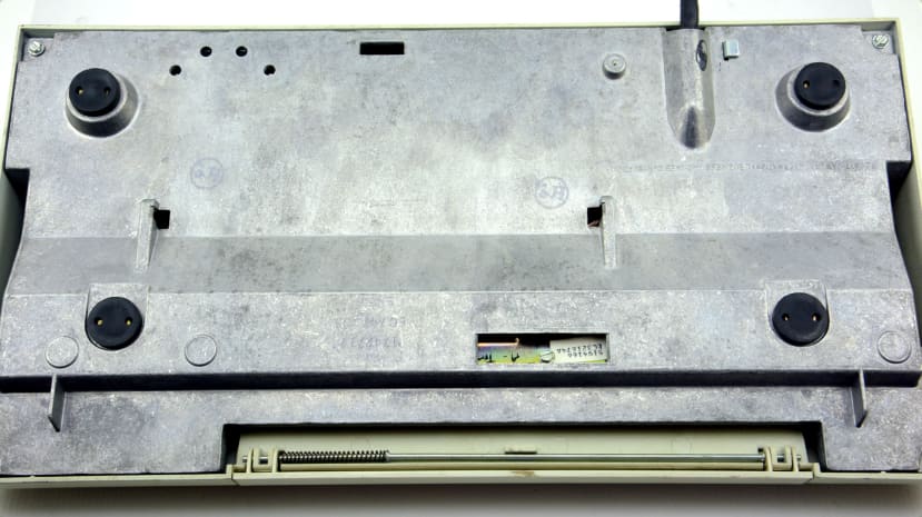 solid die-cast aluminium base