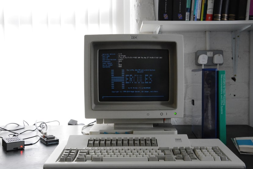 Connecting a 3270 terminal to an emulated IBM mainframe running VM/370