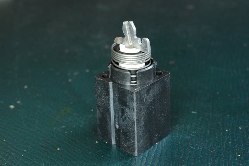 Beam spring switch