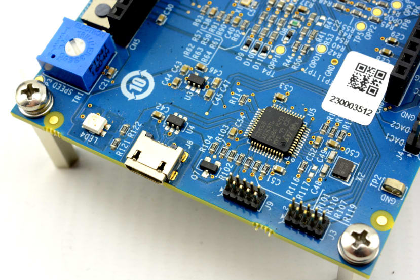 Micro USB connector for the integrated ST-LINK/V2