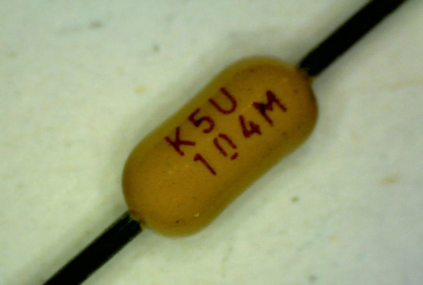 capacitor1_f21d31572df64c0ff6ebb625882aa3e551db8de9.jpg