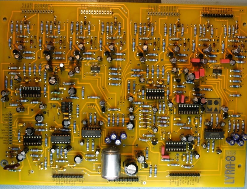 シンセサイザー「Lyra-8」の製作 パート1