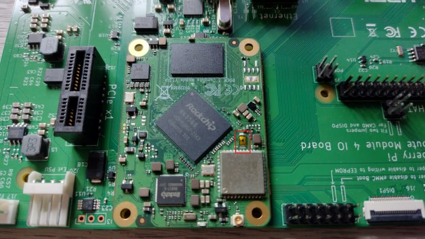 Maskrom button on the CM3 module