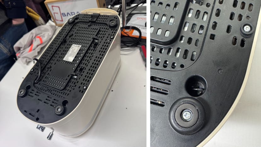 Fixings on a toaster