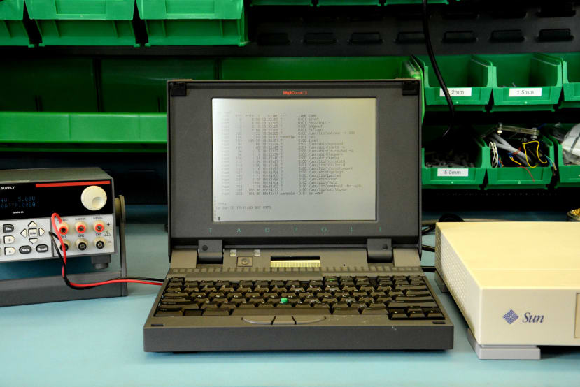 Vintage UNIX laptop powered via a PSU