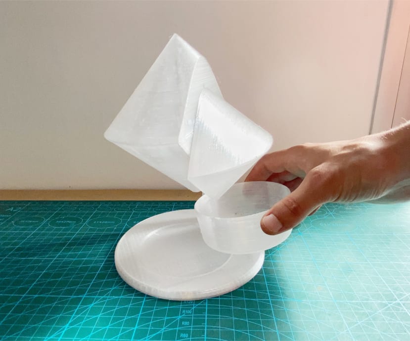 Melt Glacier with removable collection tray