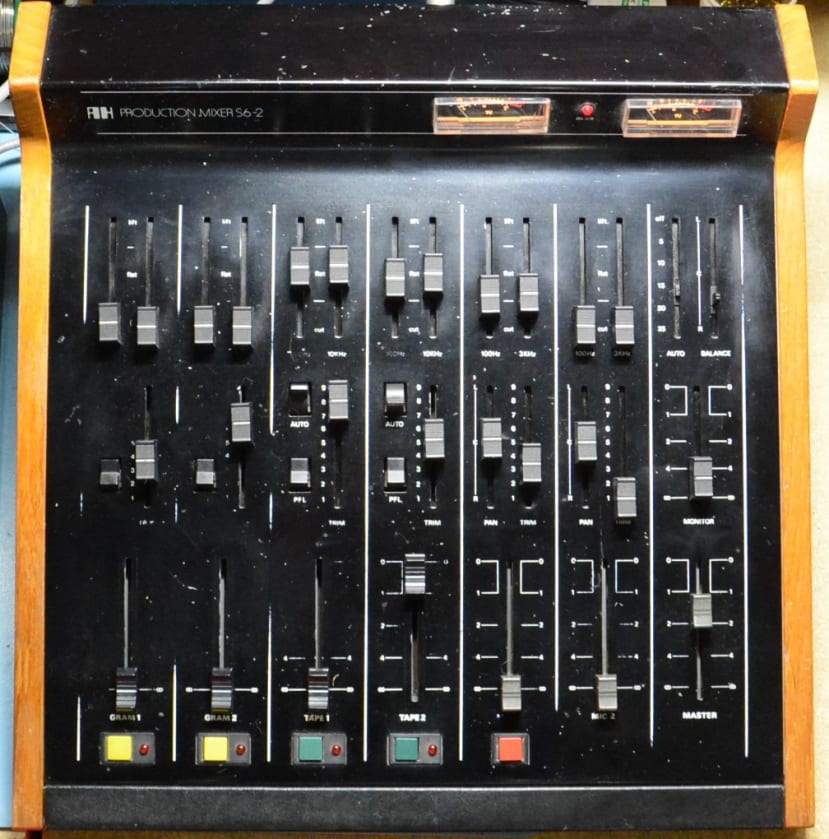 ヴィンテージプロダクションミキサー、”Allen and Heath S6-2”の復元