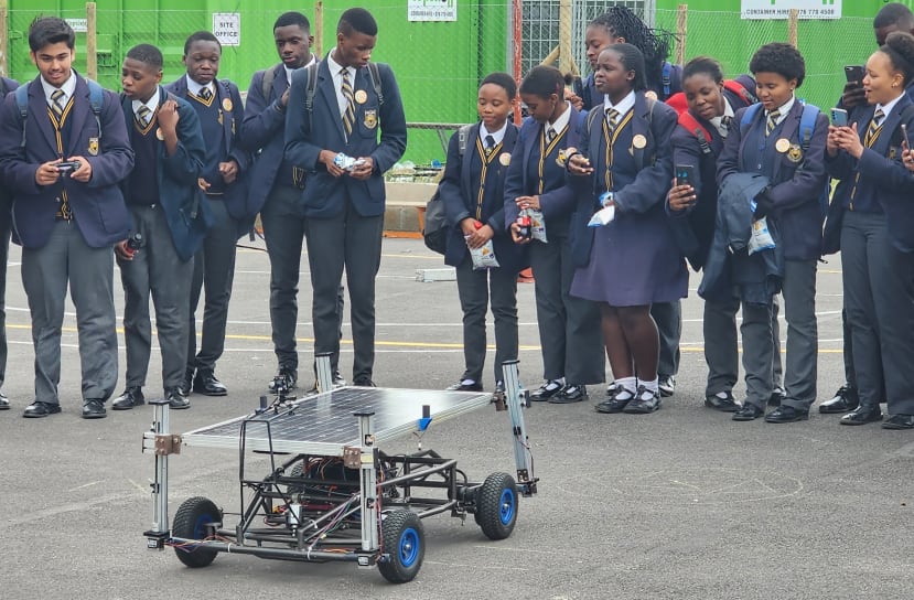 High School learners interacting with HeliosRover - Outreach1