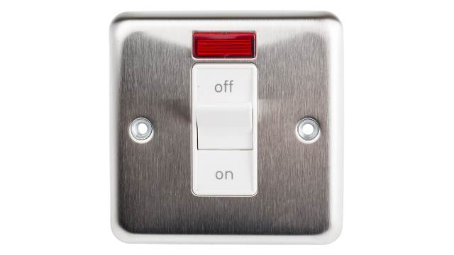 MK Electric 32 A 6 Gang Switched Fused Spur BS 7288:1990, IEC 60884-1:2006, BS EN 60669-2-1, BS 4573:1970, BS EN | K5106BSS