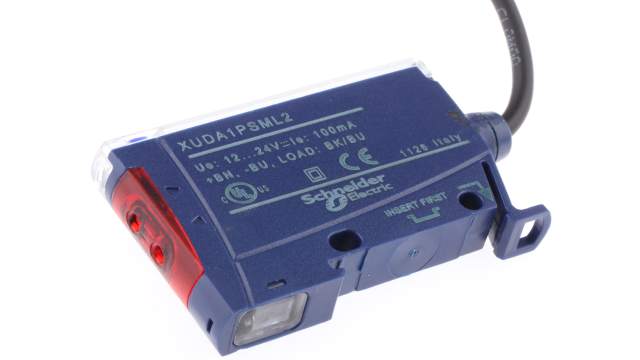 Telemecanique Sensors Plastic Fibre Optic Sensor, PNP Output, IP65 24 V dc | XUDA1PSML2