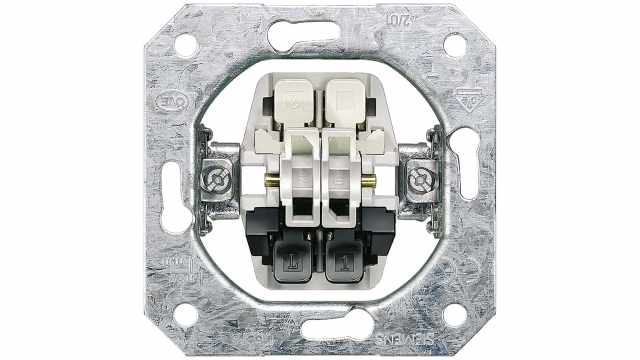 Siemens, 2 Way, 2 Gang, DELTA | 5TA2154