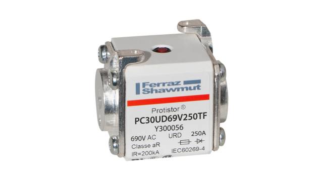 Mersen 250 A size 30 FF Square Body Fuse, 700 V | Y300056