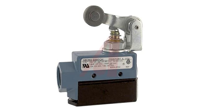 Honeywell BZE6 Series Roller Lever Limit Switch, NO/NC, IP40, SPDT, Die Cast Zinc Housing, 600V ac Max, 15A Max | BZE6-2RQ2