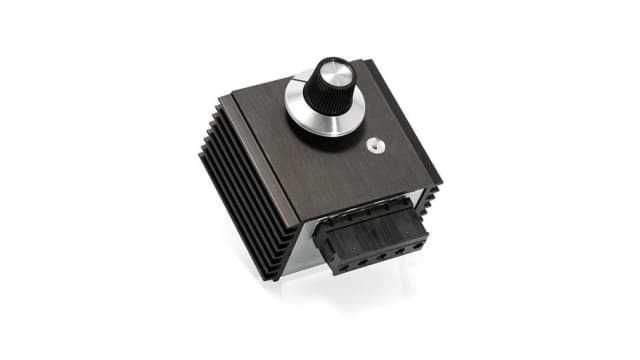 United Automation A14232E, Adjustable Switching Regulator 2500 V 250 A, 15 A | A14232E