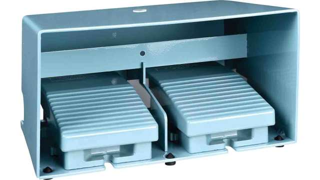 Schneider Electric Industrial Duty Momentary On-Off Foot Switch - Metal Case Material, 4NC+4NO, 3 A, 270 mA Contact | XPEM3110D