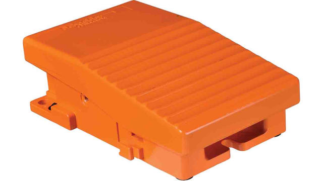 Schneider Electric Industrial Duty Momentary On-Off Foot Switch - Metal Case Material, 1NC+1NO, 3 A, 270 mA Contact | XPER110