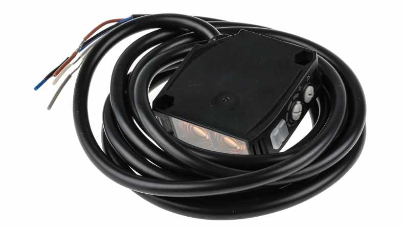 Omron Diffuse Photoelectric Sensor, Block Sensor, 2.5 m Detection Range | E3JK-DR11 2M
