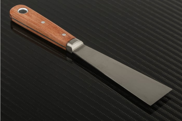 Long outlet putty knife