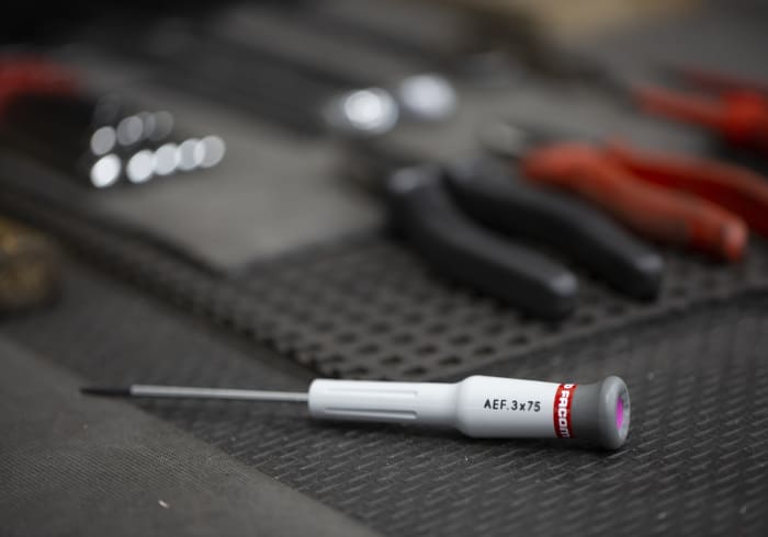 Tournevis de précision Facom, pointe , pour vis Fendu 3 mm type Tournevis de précision