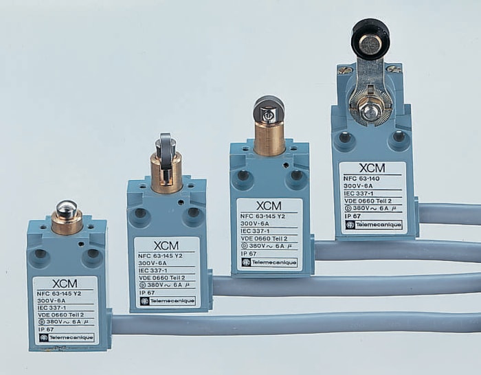 Final de carrera con Émbolo Telemecanique OsiSense XC, SP, NA/NC, 240V, 1,5 a ac, 100 v dcmA, IP67