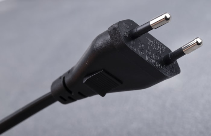 Ancable - Cable de alimentación de CA corto, 1 pie (1.0 ft), 18 AWG Figura  8, cable de alimentación universal compatible con cargadores de batería de