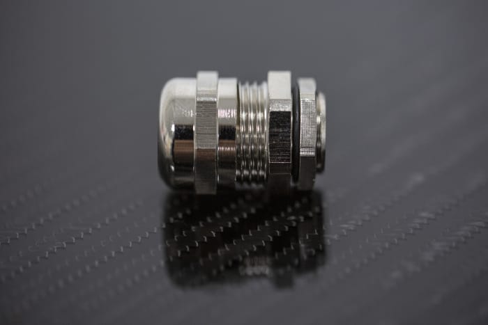 C8319021-04