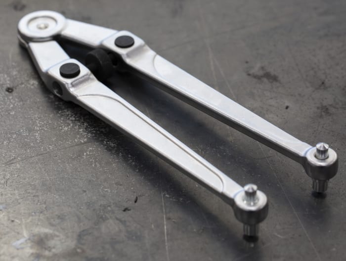 117.B Adjustable Spanner, 245 mm Overall, 100mm Jaw Capacity, Metal Handle 876