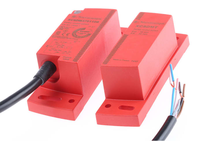 Telemecanique Sensors XCS-DM Series Magnetic Non-Contact Safety Switch, 24V dc, Plastic Housing, 2NO, 2m Cable