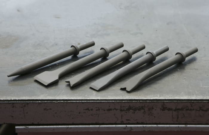 F1370893-12