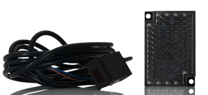 Fotoelektrický snímač, řada: E3S 100 mm → 2 m. LED Blok Zapojený kabel, výstup: PNP Retroreflexní IP67