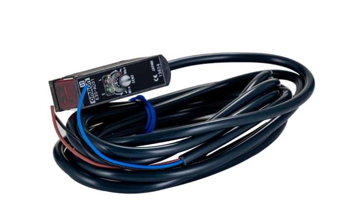 Omron Diffuse Photoelectric Sensor, Block Sensor, 200 mm Detection Range