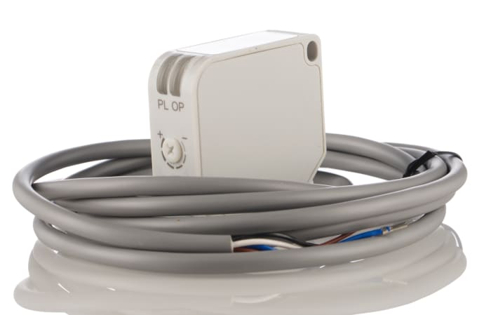 RS PRO Polarised Retro Reflection Photoelectric Sensor, Block Sensor, 5 m Detection Range
