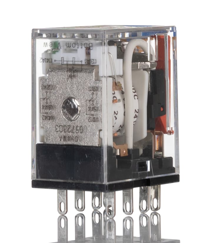 Omron Plug In Latching Power Relay, 24V dc Coil, 10A Switching Current, DPDT