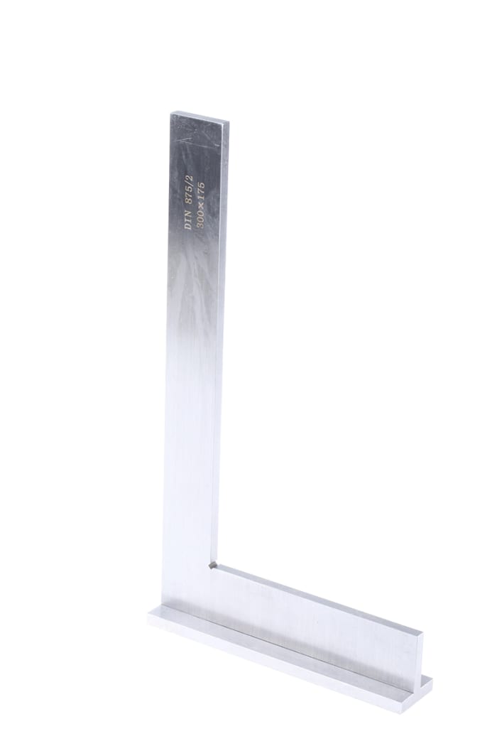 MikronTec 300 mm Engineers Try Square