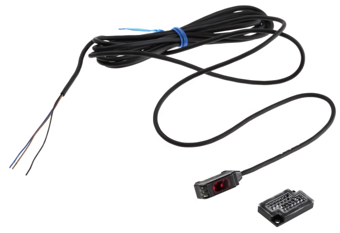 Omron Retroreflective Photoelectric Sensor, Block Sensor, 10 mm → 200 mm Detection Range