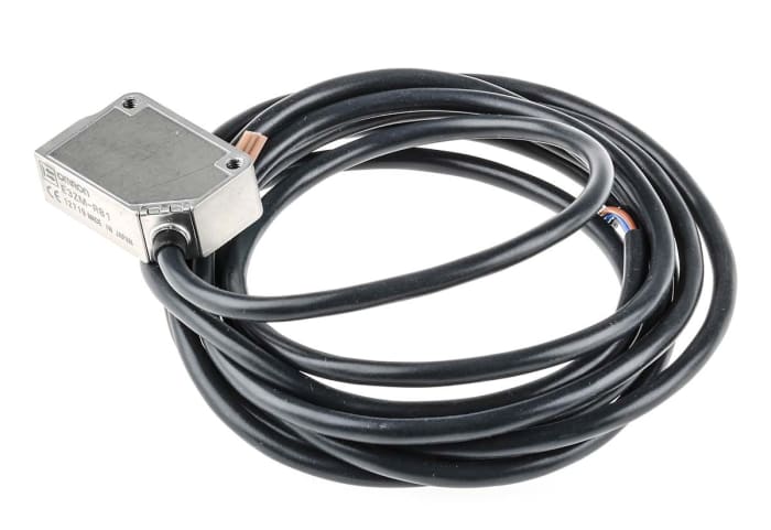 Omron Retroreflective Photoelectric Sensor, Block Sensor, 100 mm → 4 m Detection Range
