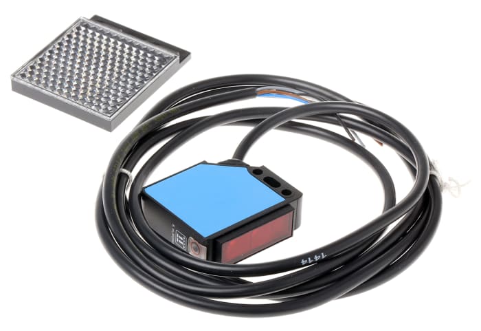 RS PRO Retroreflective Photoelectric Sensor, Block Sensor, 0.1 → 7 m Detection Range