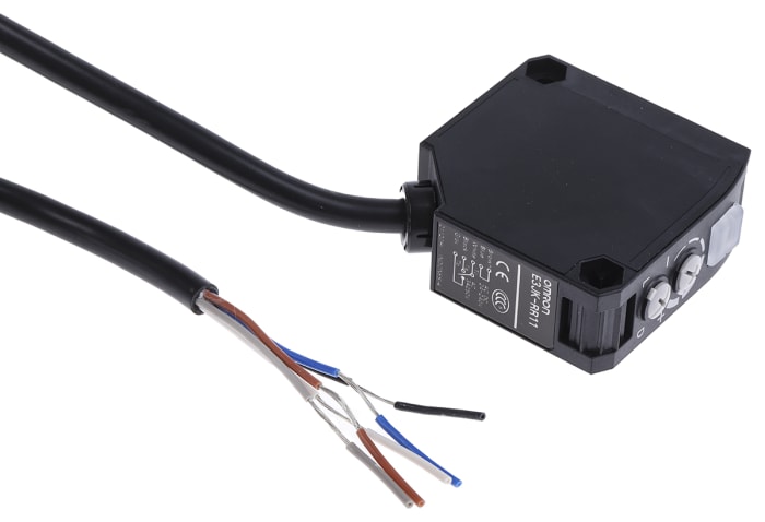 Omron Retroreflective Photoelectric Sensor, Block Sensor, 7 m, 100 mm Detection Range