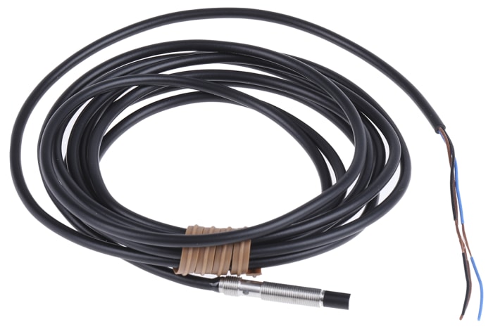 Omron Inductive Threaded Barrel Proximity Sensor, M5, 3 mm Detection, NPN NO, 10 → 30 V dc