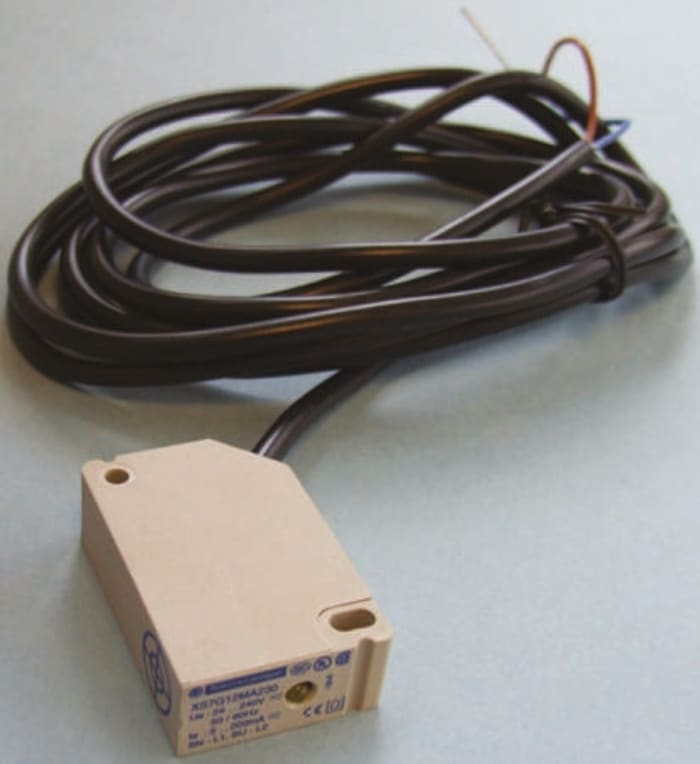 Telemecanique Sensors Inductive Block Proximity Sensor, 2 mm Detection, 12 → 24 V dc