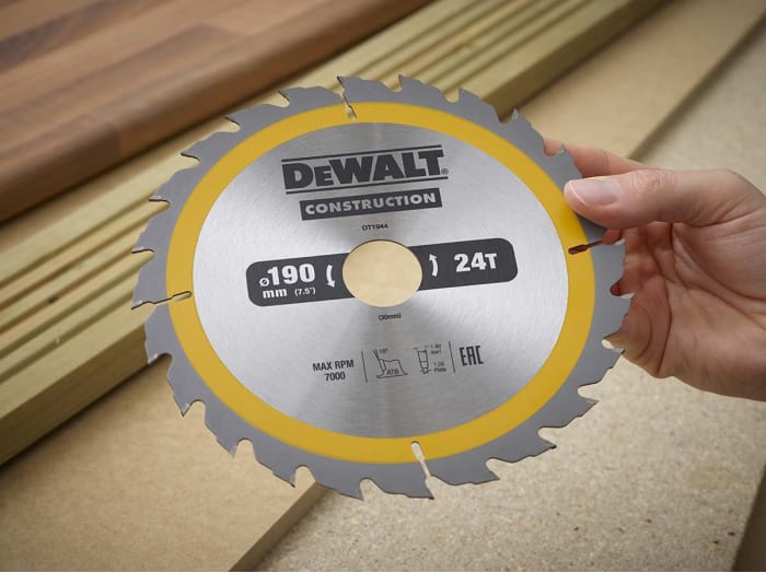 Dewalt construction circular saw blade clearance